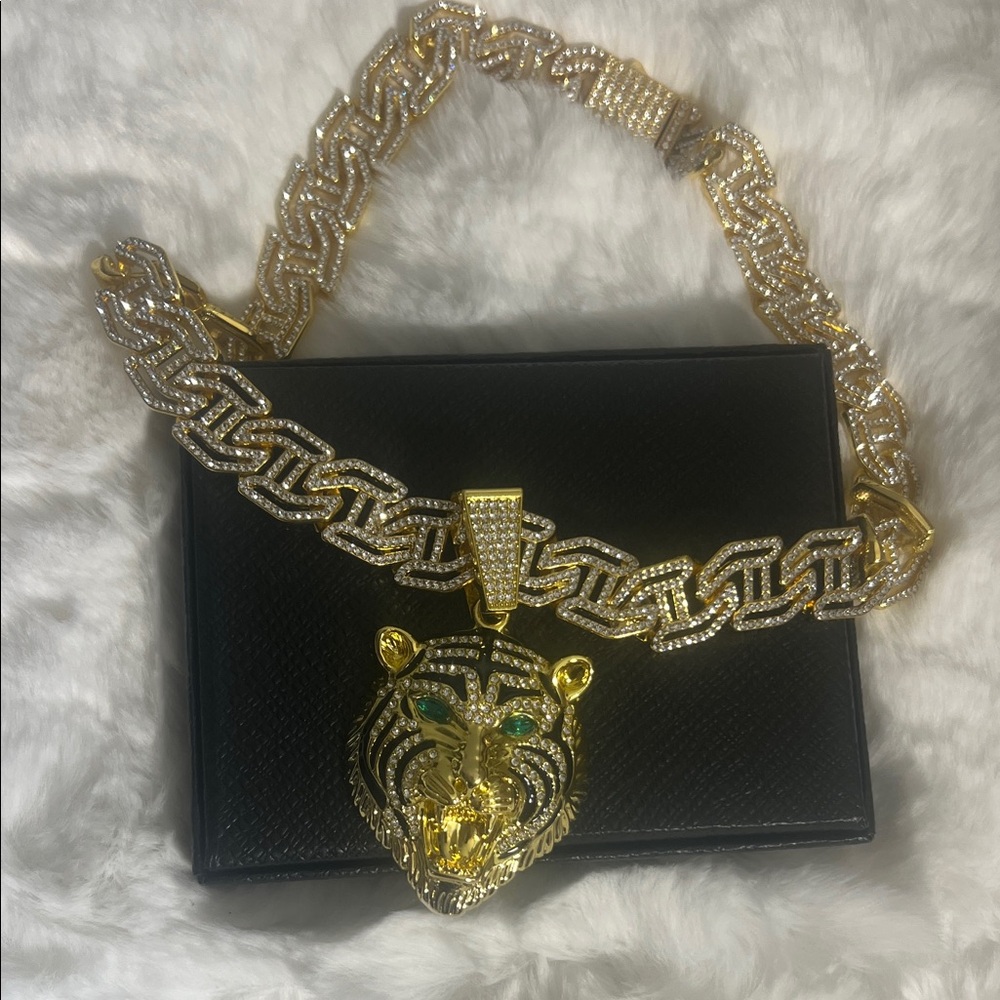 Gold Tiger Head Pendant Necklace with Pavé Crystals